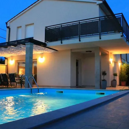 Divina With Private Heated Pool