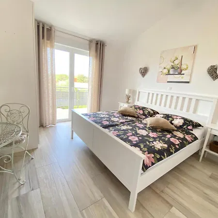 Divina With Private Heated Pool Villa