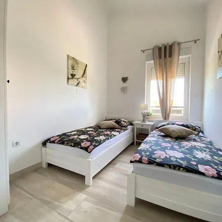 Villa Divina With Private Heated Pool *