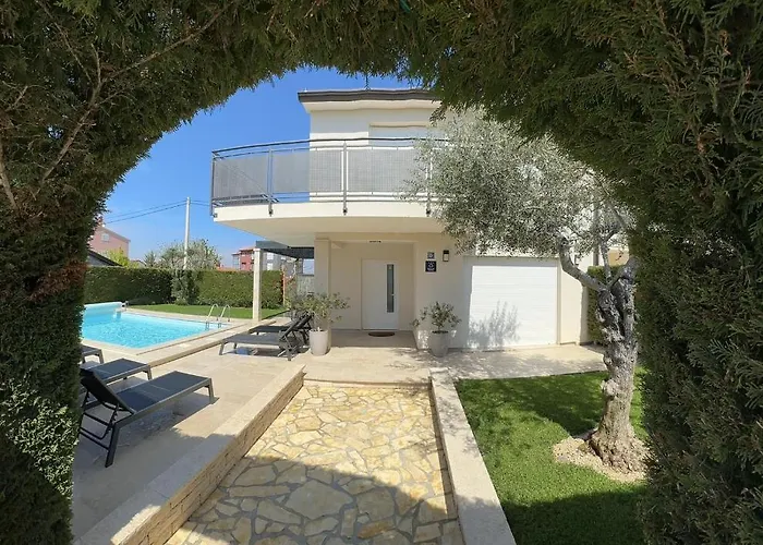 Divina With Private Heated Pool *