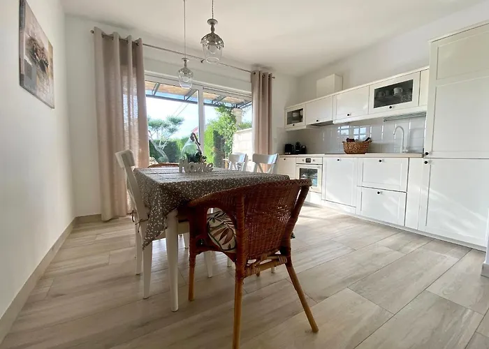 Villa Divina With Private Heated Pool