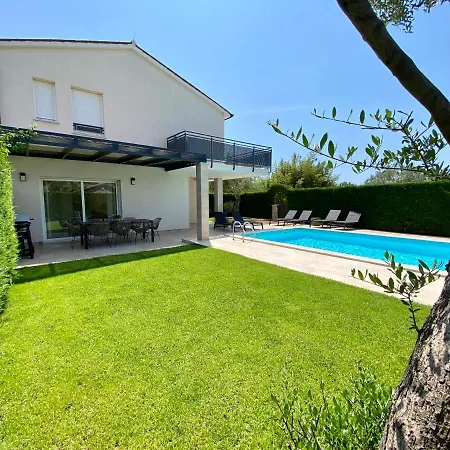 Divina With Private Heated Pool Villa *