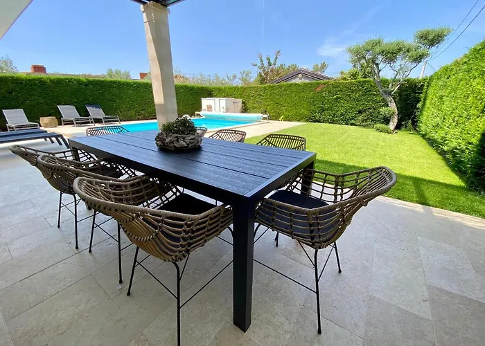 فيلة Divina With Private Heated Pool بولا