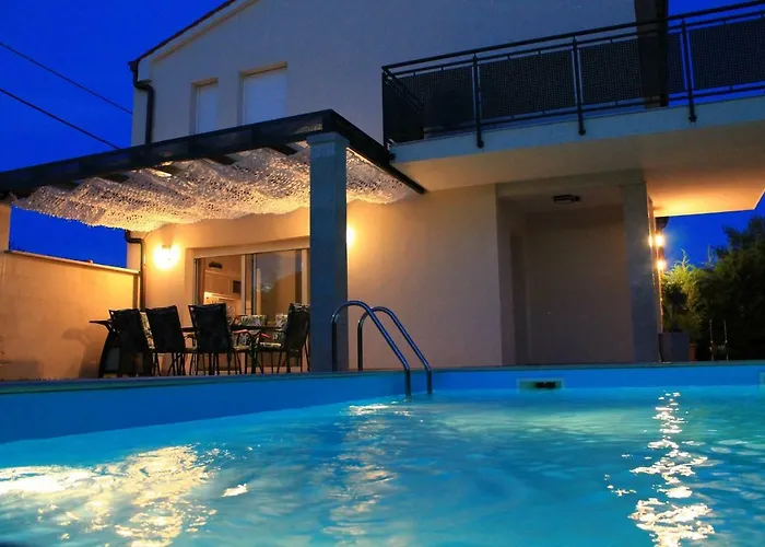 Divina With Private Heated Pool Villa